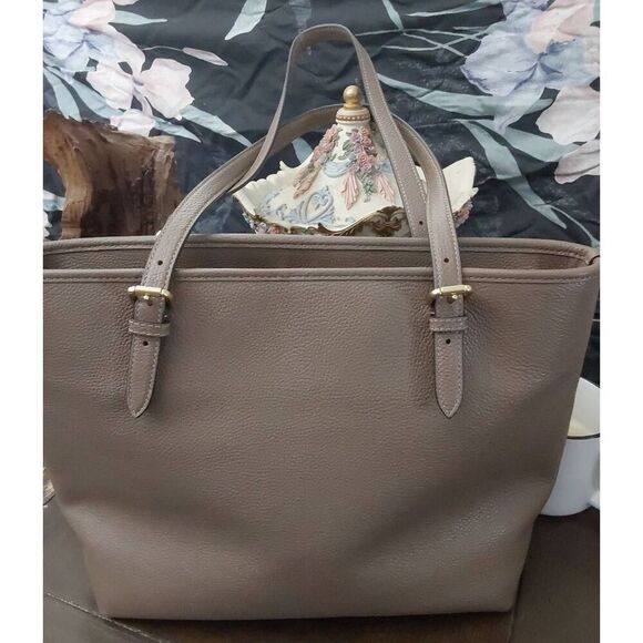 NWOT~COACH Pebbled Leather Taylor Tote Handbag Purse~Taupe & Gold~$325 Retail - Picture 3 of 7